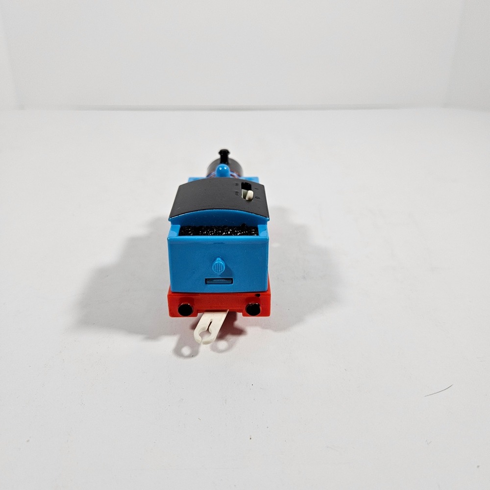Thomas & Friends TrackMaster Thomas the‎ Tank Engine Motorized Train 2009 Mattel - Picture 4 of 8